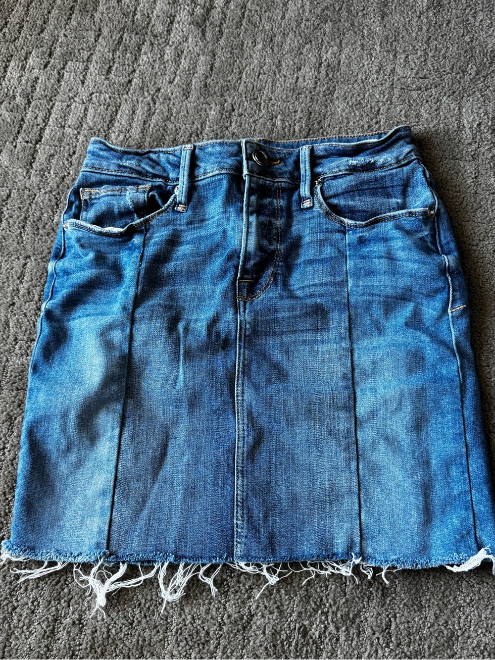 Good American Blue Denim Mini Skirt with Frayed Hem